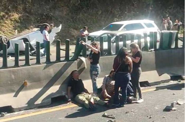 Brutal accidente en México Toluca con un muerto y al menos cuatro ...