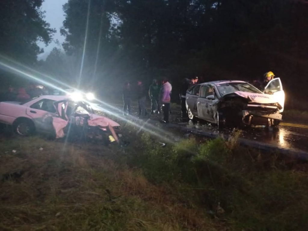 Brutal choque frontal deja 7 lesionados en la Toluca-Zitácuaro - Muspato