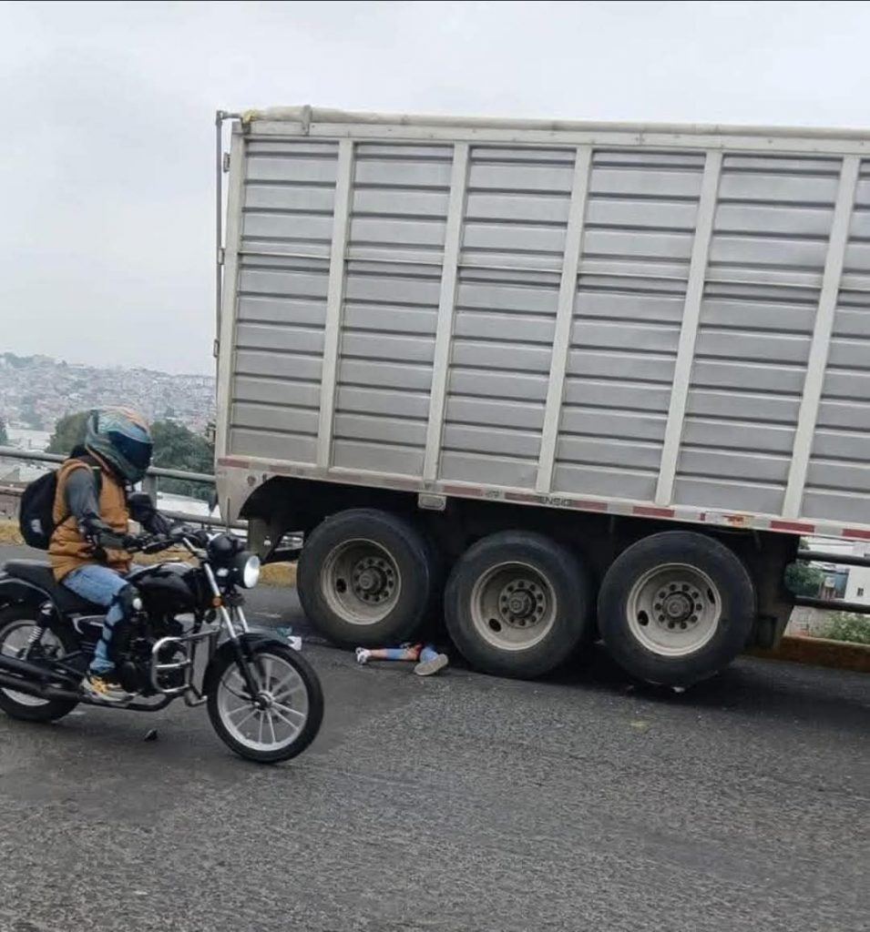 Accidente vial deja una mujer muerta y un hombre lesionado en puente de ...